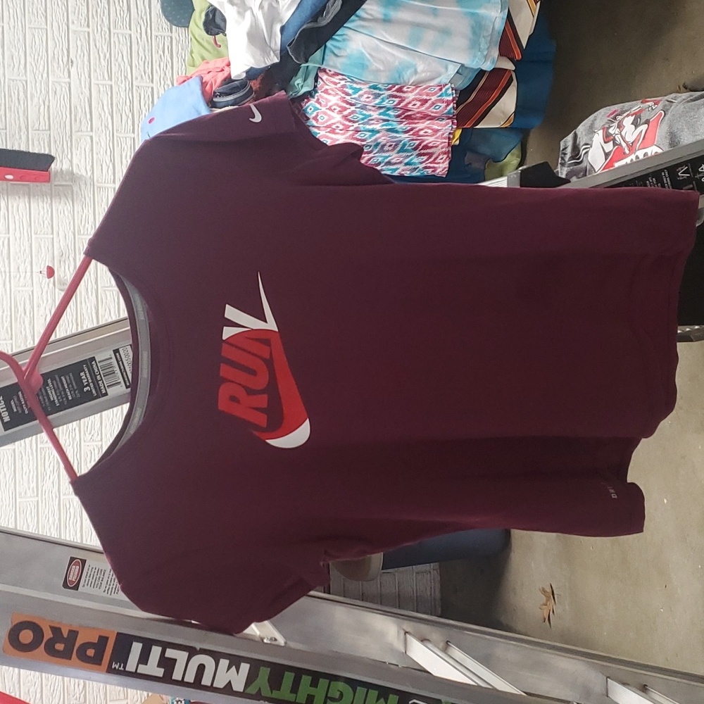 Nike dry-fit top